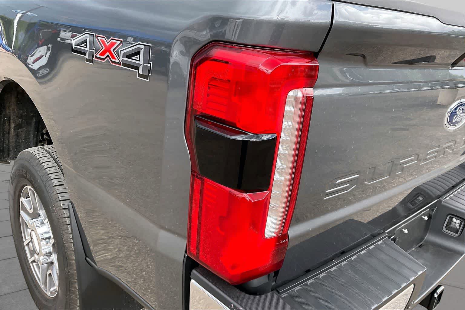Used 2026 Ford F250 Lariat AWD/4WD image 28
