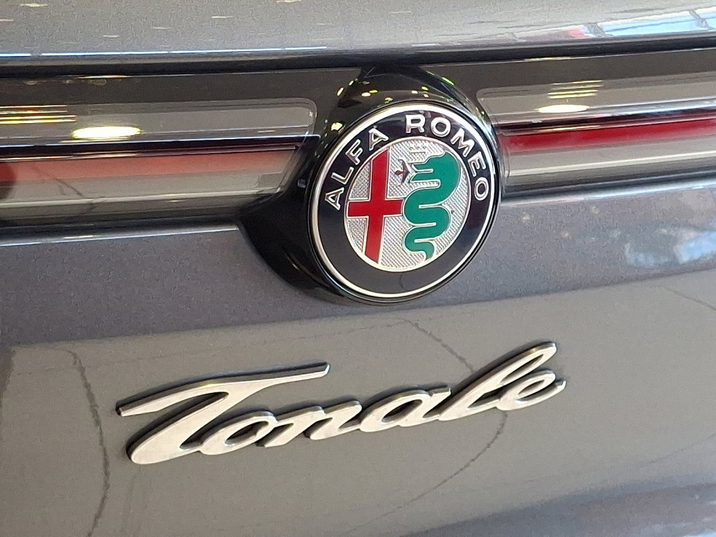 Used 2024 Alfa Romeo Tonale Veloce image 16