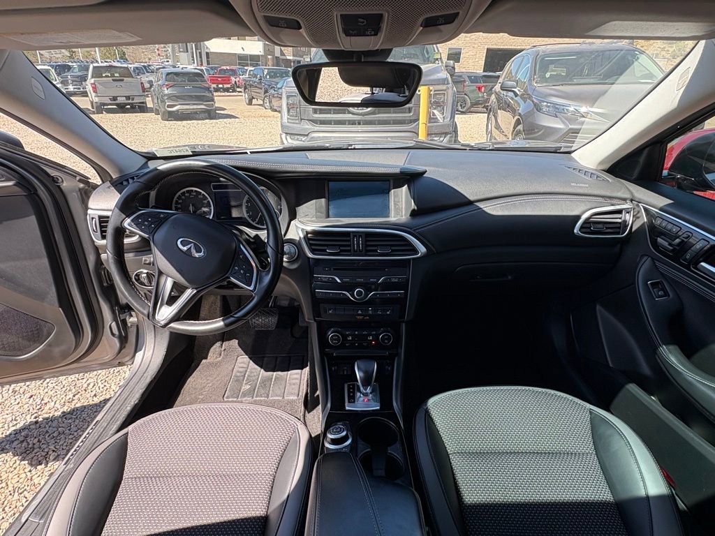 Used 2019 INFINITI QX30 Premium w/ Navigation Package image 6