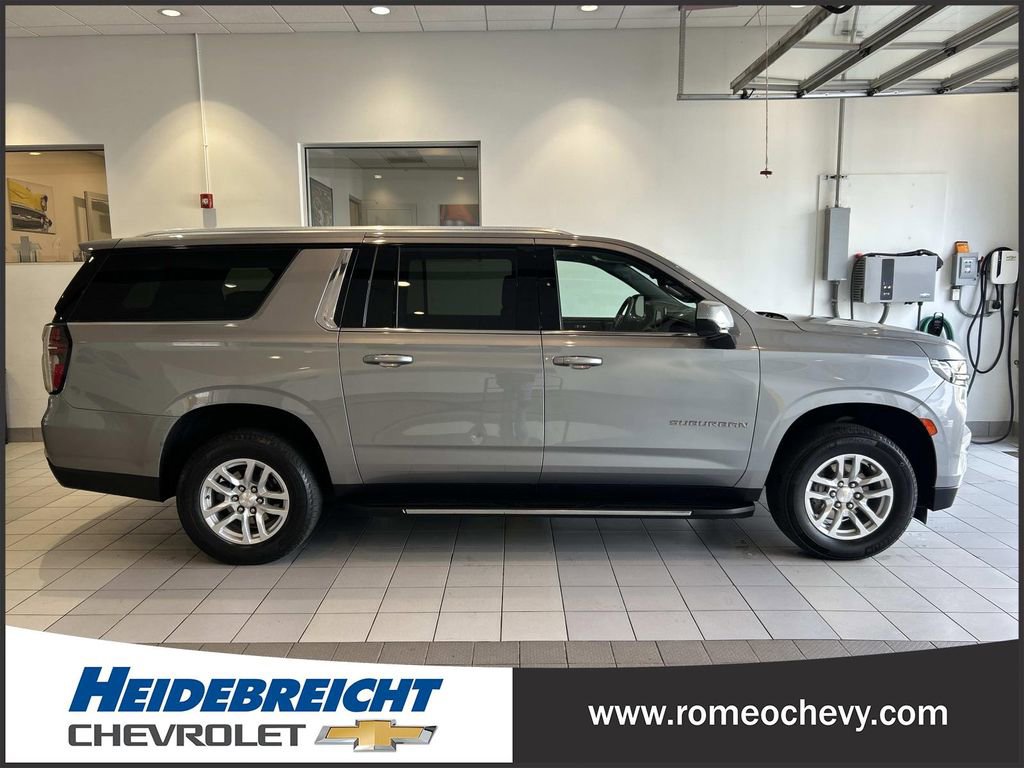 Used 2023 Chevrolet Suburban LS AWD/4WD image 2
