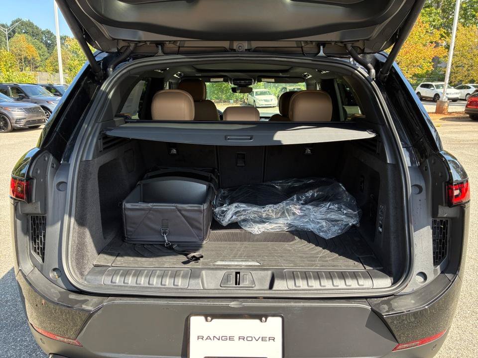 New 2027 Land Rover Range Rover Sport SE AWD/4WD image 15