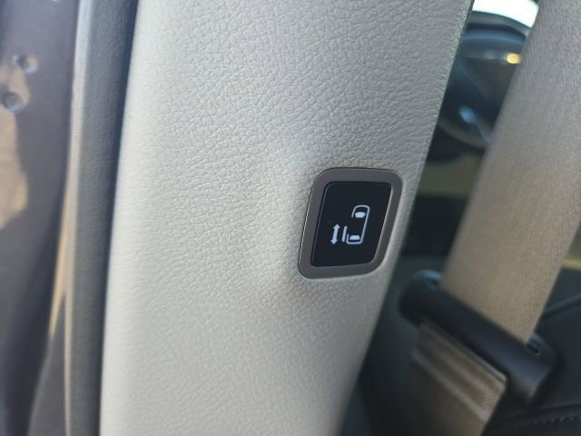 Used 2020 Chrysler Pacifica Touring w/ Cold Weather Group image 12