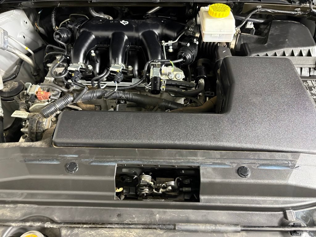 Used 2024 Nissan Pathfinder SV FWD image 43