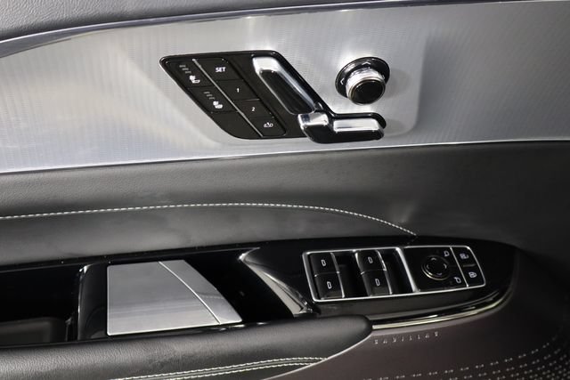 Used 2024 Cadillac Lyriq Tech AWD/4WD image 19