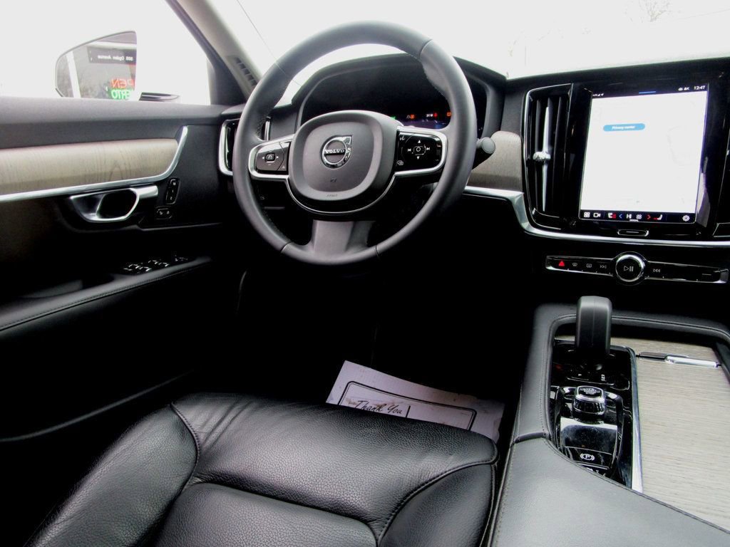 Used 2023 Volvo S90 B6 Plus w/ Protection Package Premier image 20
