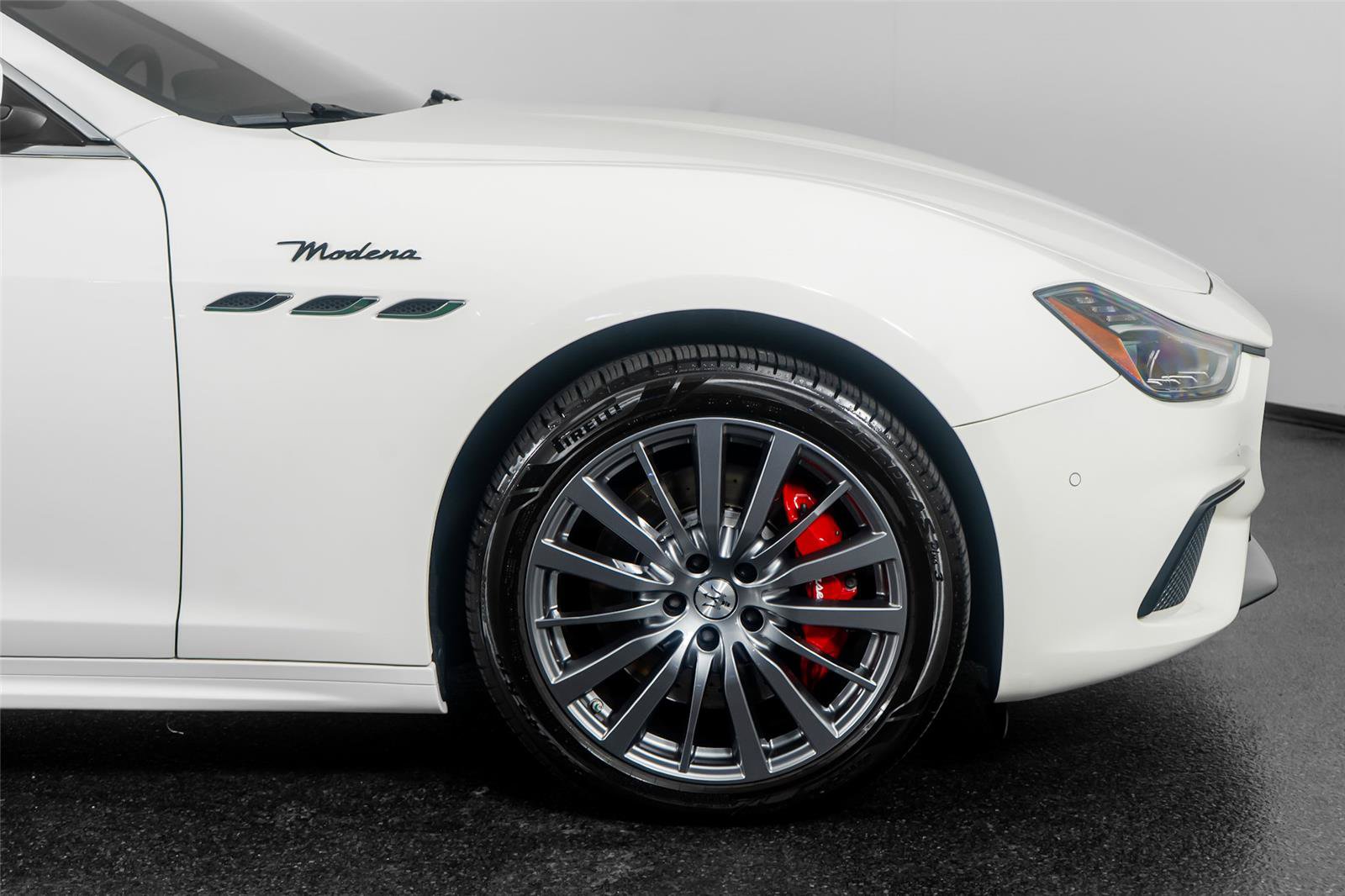 Used 2023 Maserati Ghibli Modena RWD image 6