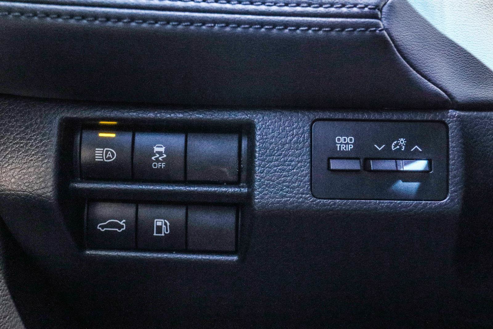 Used 2019 Toyota Avalon XLE w/ Moonroof Package FWD image 17