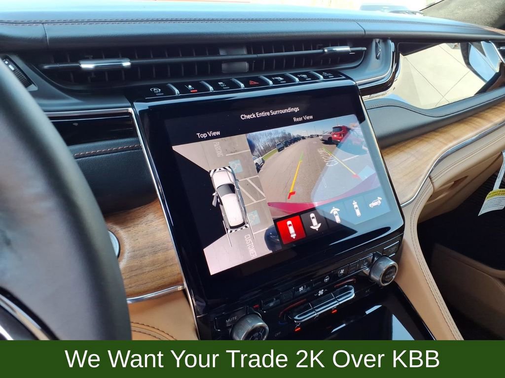 Used 2024 Jeep Grand Cherokee L Summit AWD/4WD image 15