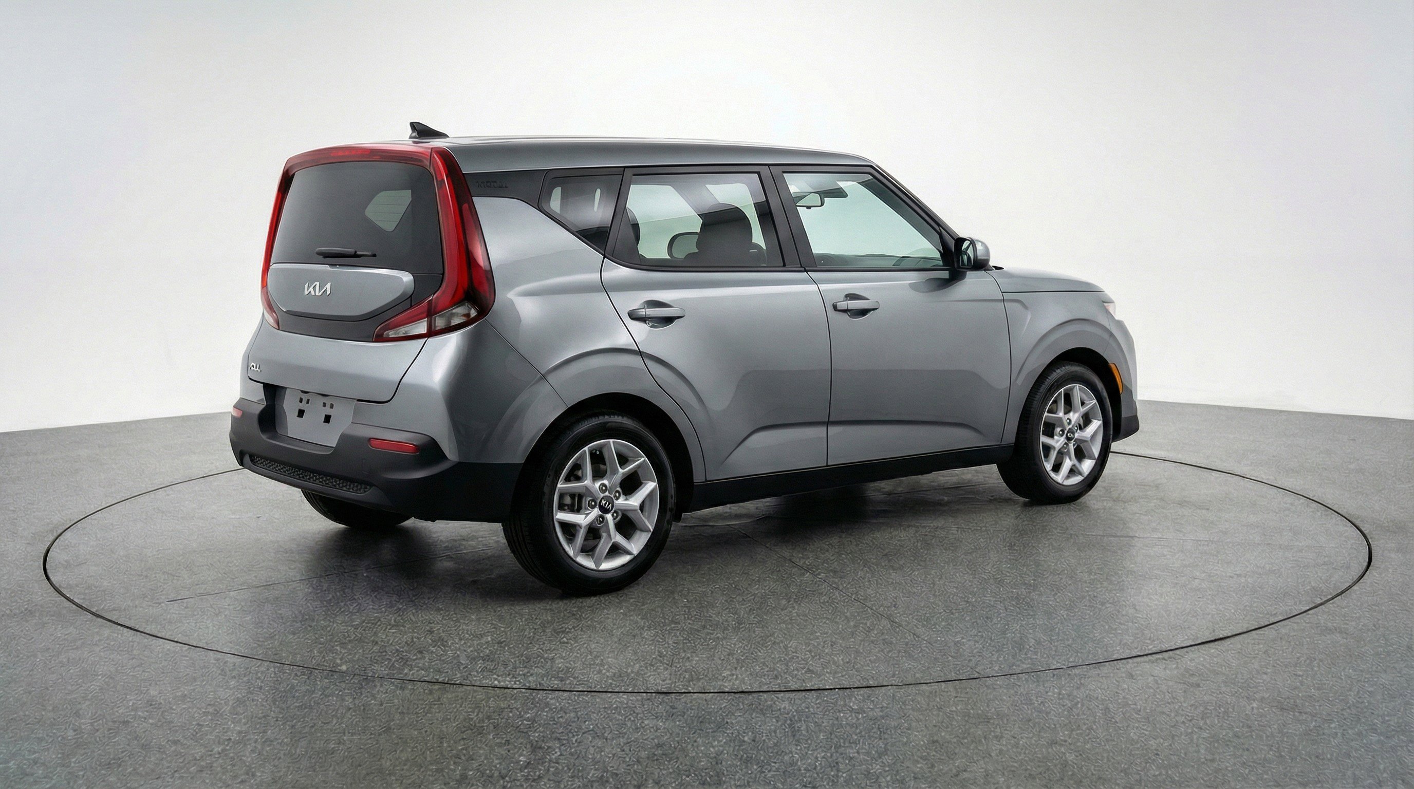 Used 2025 Kia Soul LX w/ LX Technology Package FWD image 9