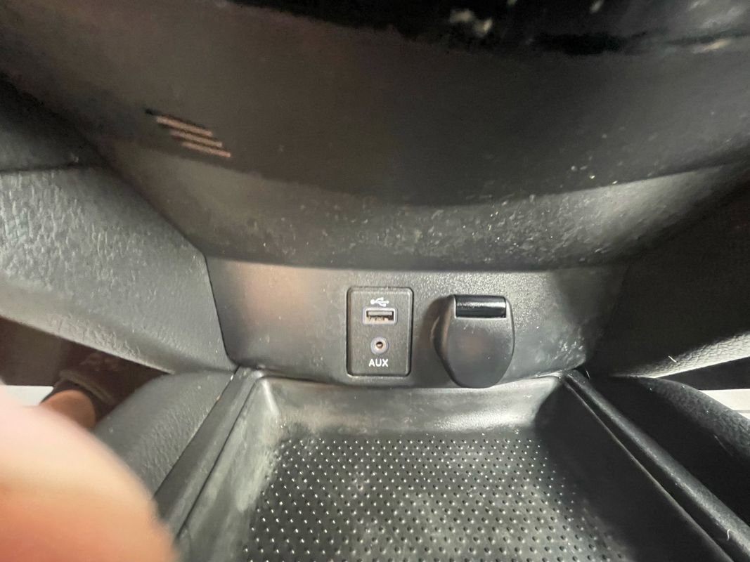 Used 2017 Nissan Rogue SV w/ SV Premium Package image 15