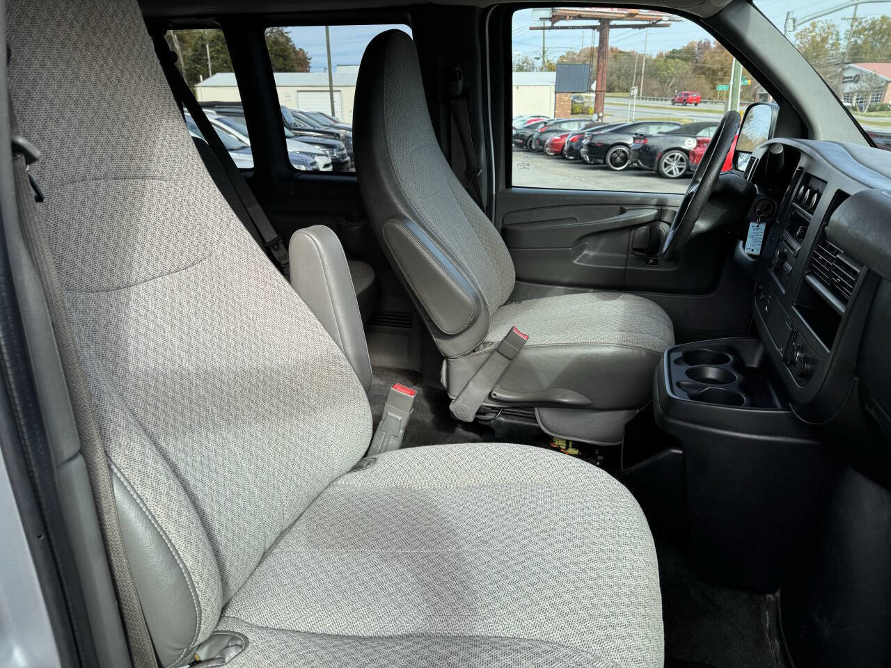 Used 2015 Chevrolet Express 2500 LS image 7