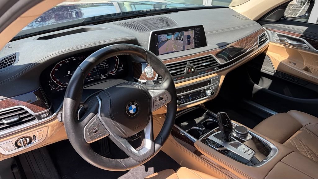 Used 2022 BMW 740i xDrive w/ Premium Package AWD/4WD image 7