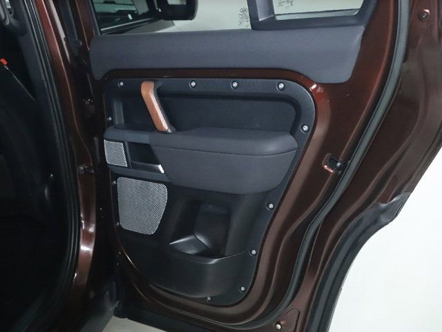 Used 2023 Land Rover Defender 130 X-Dynamic SE AWD/4WD image 36