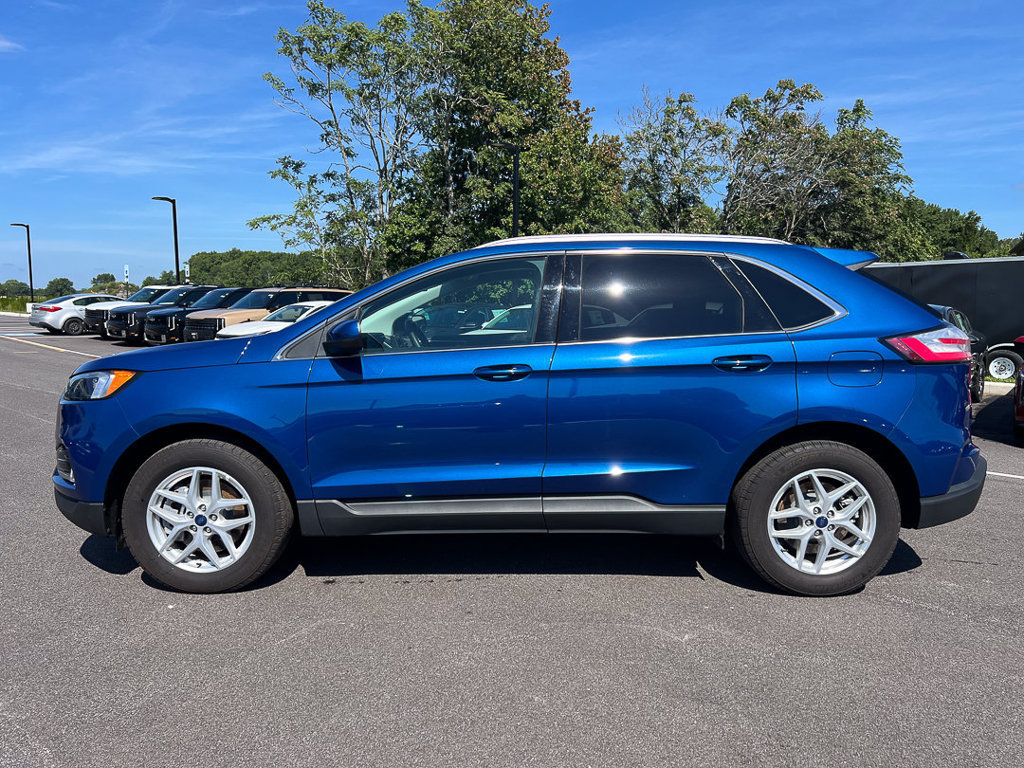 Used 2022 Ford Edge SEL w/ Convenience Package AWD/4WD image 2