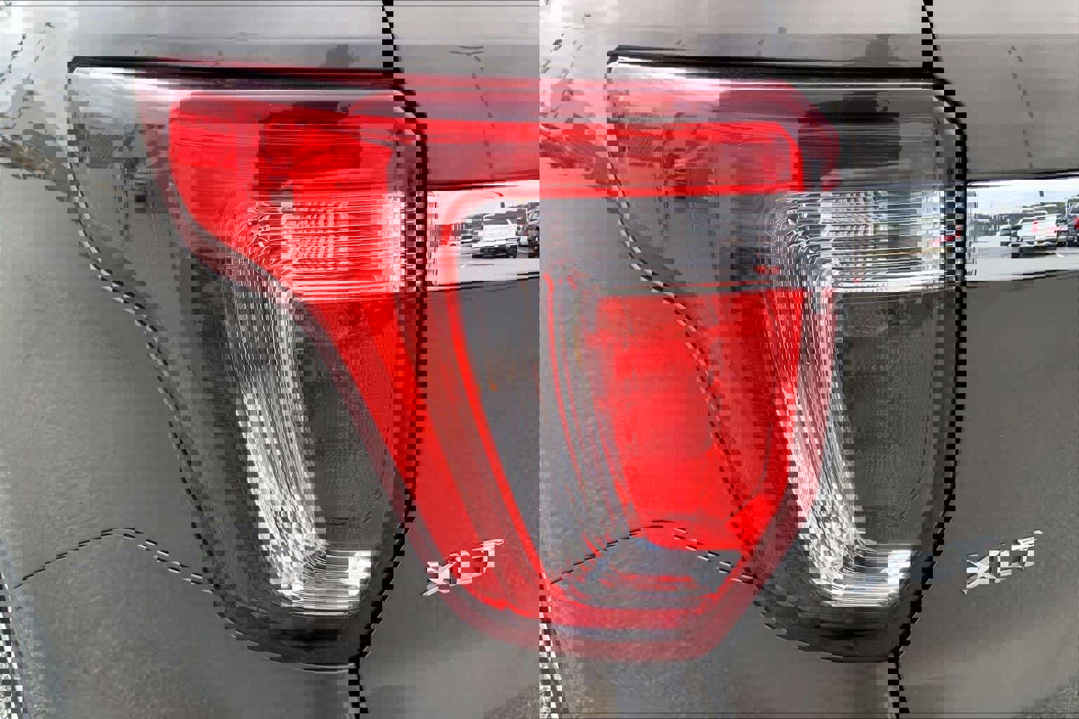 Used 2016 Ford Explorer XLT w/ Equipment Group 202A image 27