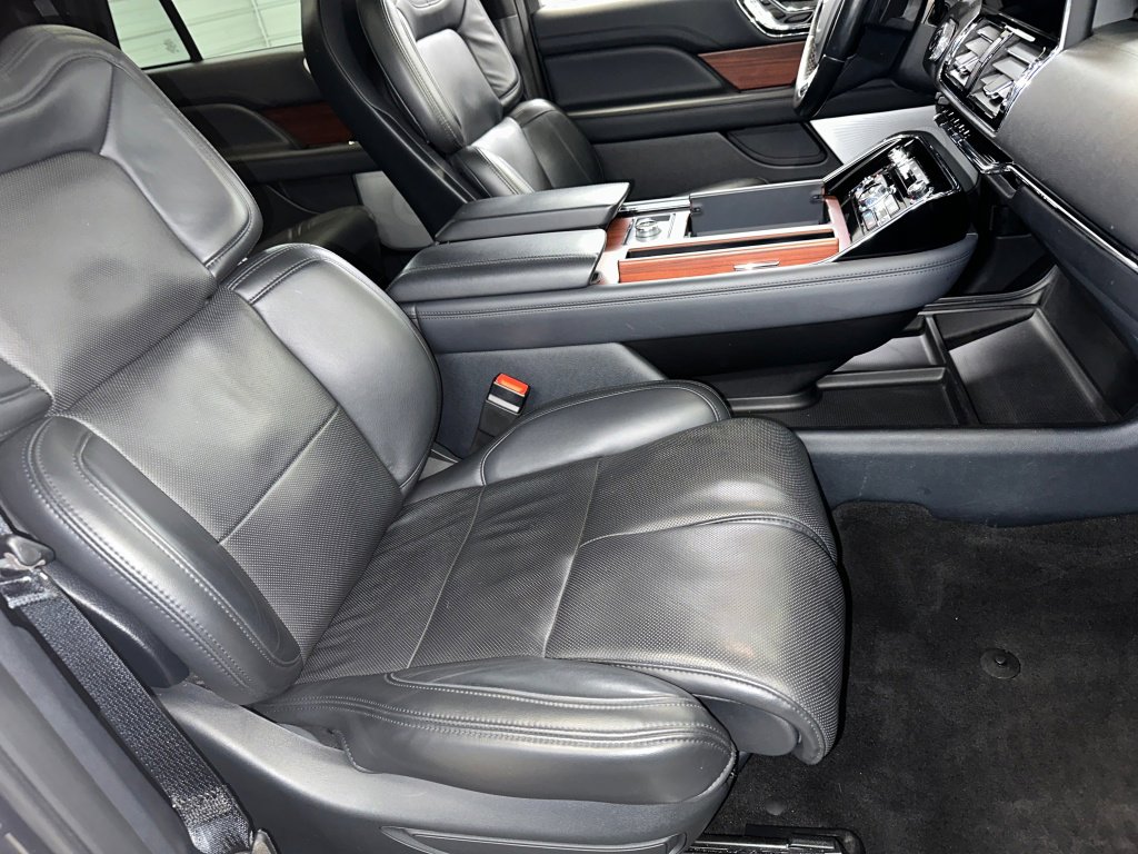 Used 2023 Lincoln Navigator Reserve image 36