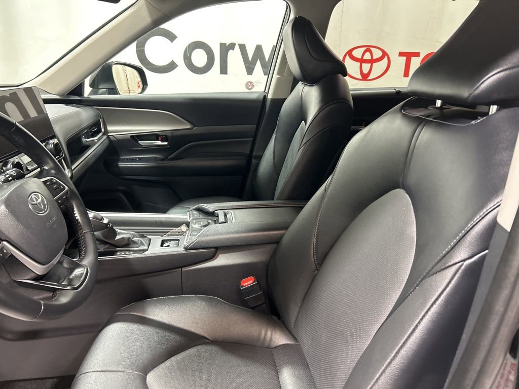 Used 2025 Toyota Grand Highlander AWD image 22