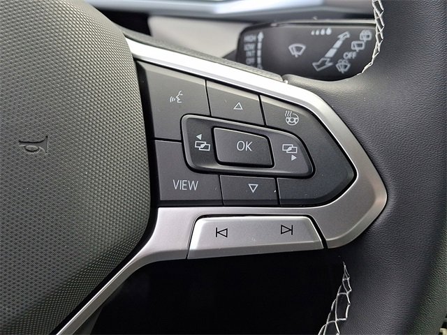New 2025 Volkswagen Taos SE image 20