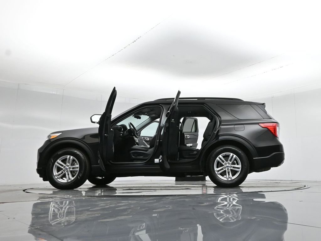 Certified 2022 Ford Explorer XLT w/ Equipment Group 202A image 50