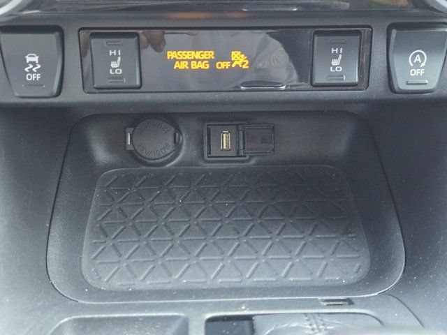 Used 2021 Toyota RAV4 XLE Premium AWD/4WD image 19
