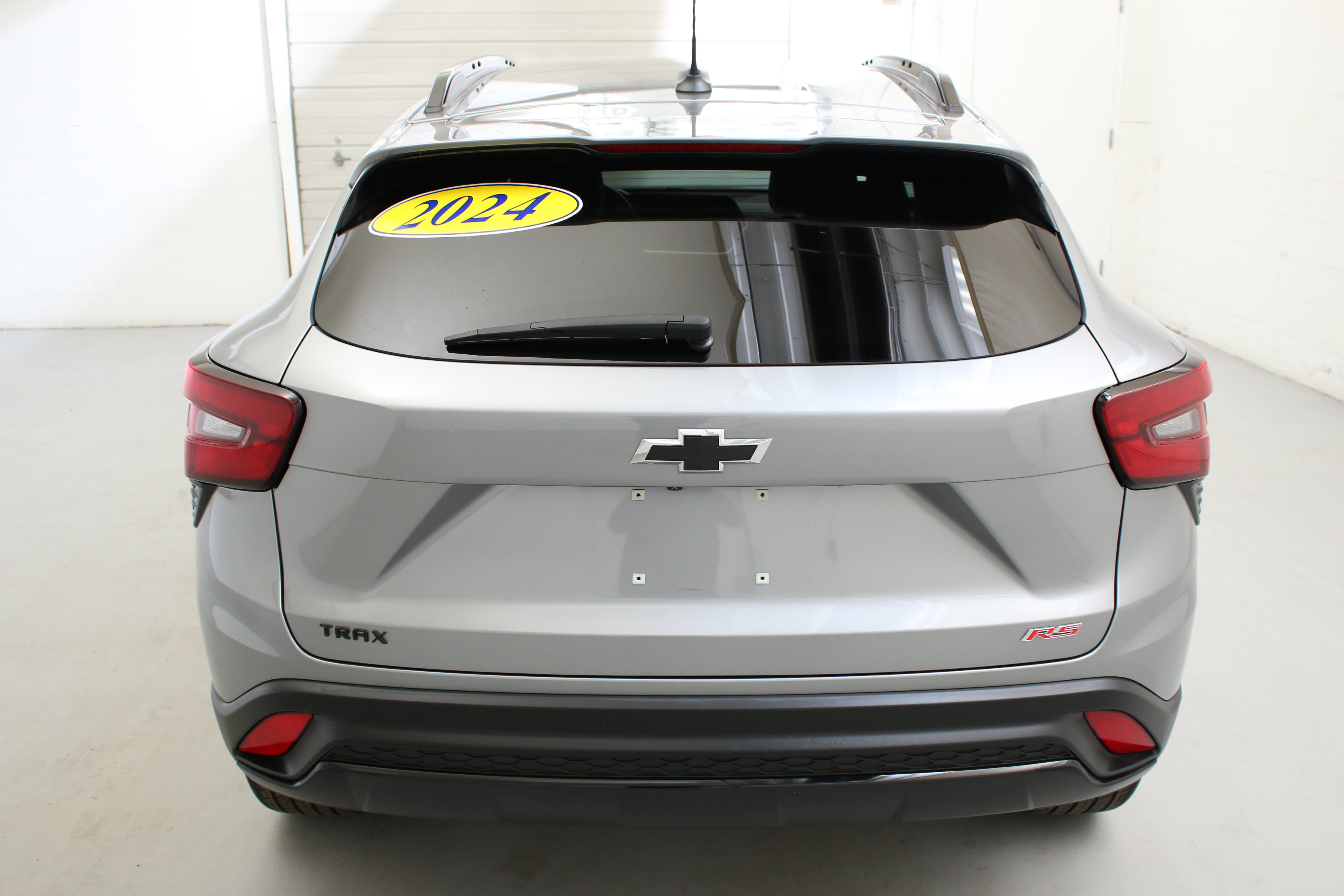 Used 2024 Chevrolet Trax RS w/ Driver Confidence Package FWD image 8