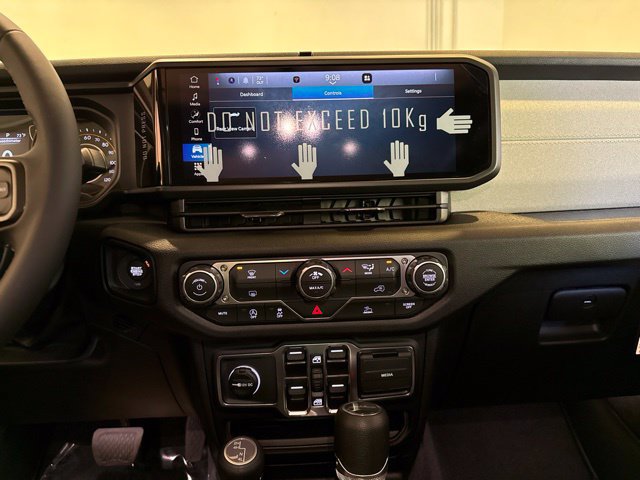 New 2025 Jeep Gladiator Sport AWD/4WD image 13