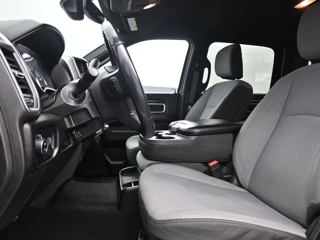 Used 2024 RAM 3500 Big Horn image 16