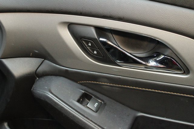 Used 2020 Chevrolet Traverse RS image 9