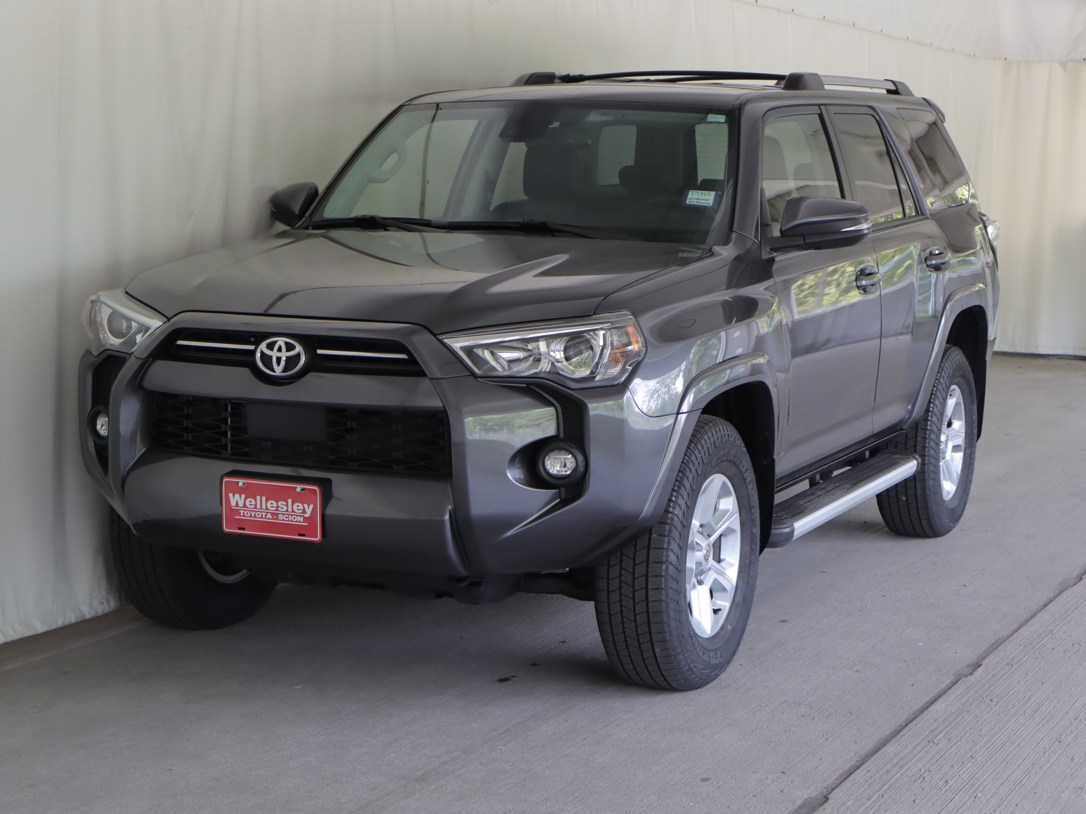 Used 2023 Toyota 4Runner SR5 Premium w/ Moonroof Package AWD/4WD image 27