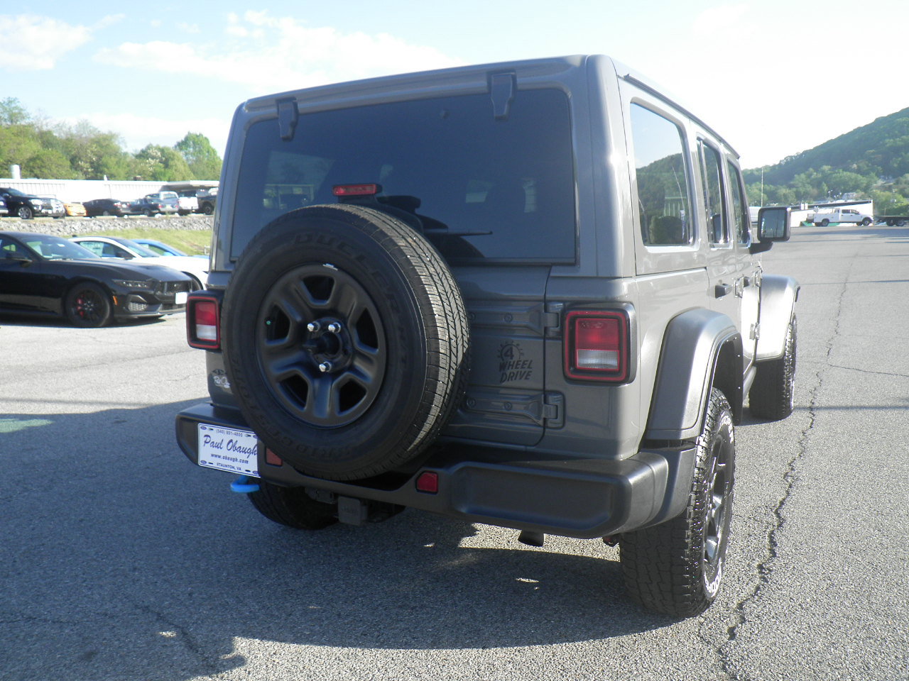 Used 2023 Jeep Wrangler Unlimited w/ Sun & Screen Package AWD/4WD image 4