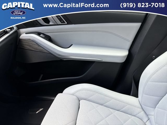 Used 2023 BMW X7 xDrive40i w/ Premium Package AWD/4WD image 29