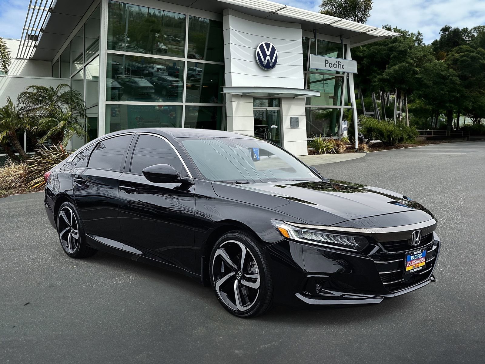 Used 2022 Honda Accord Sport image 3