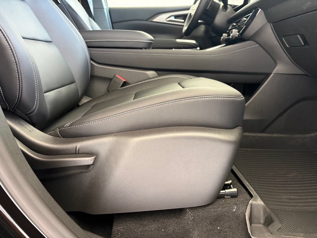 New 2026 Chevrolet Traverse LT w/ Midnight/Sport Edition FWD image 37