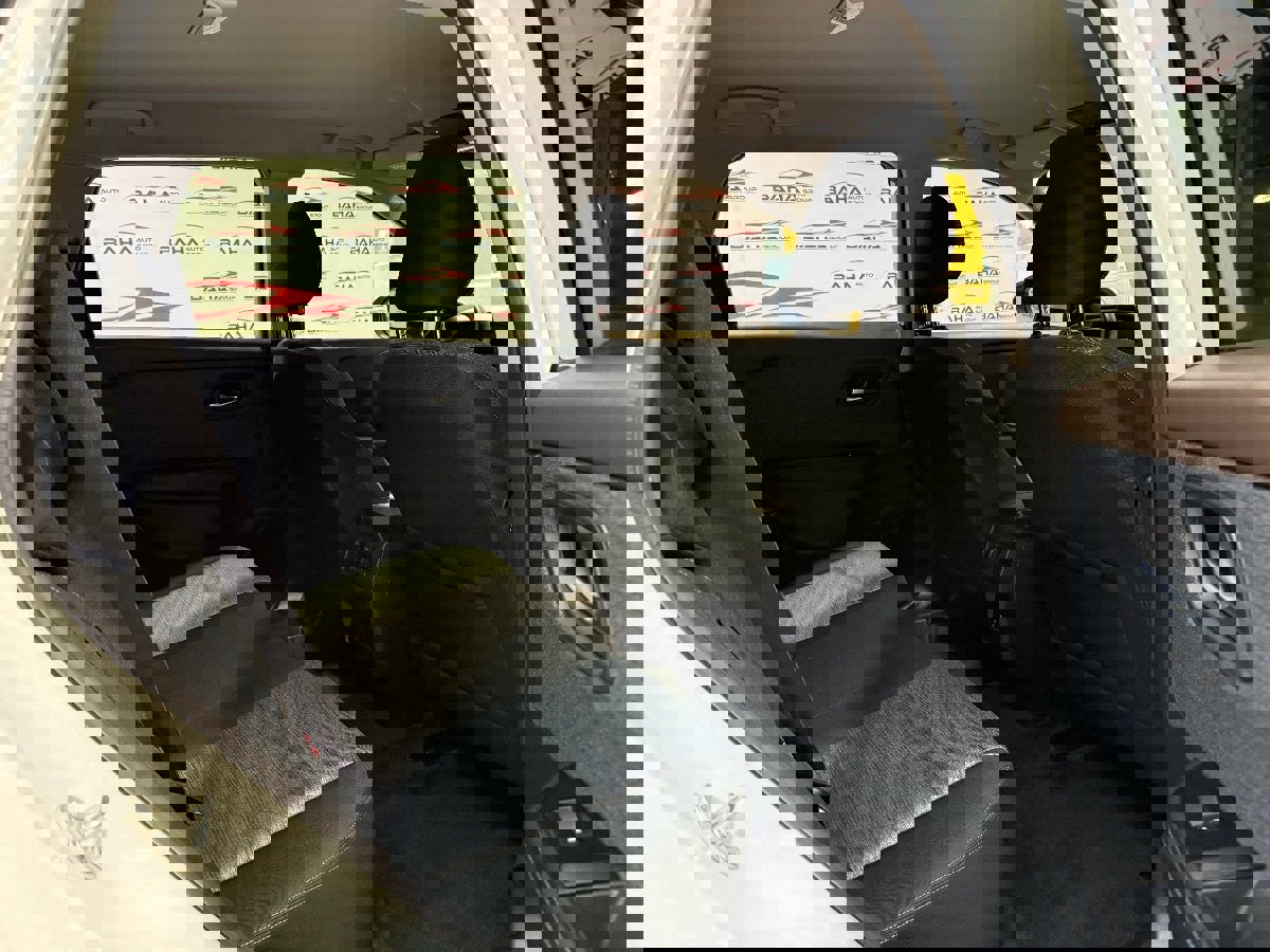 Used 2023 Nissan Rogue SV image 39