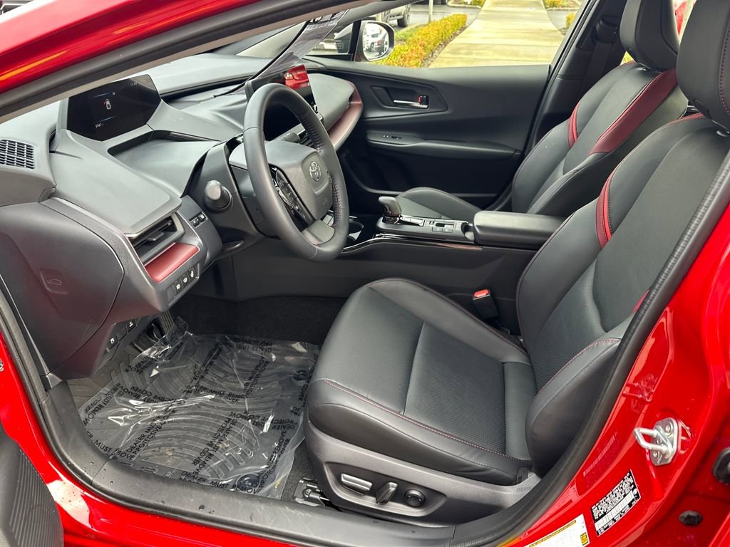 Certified 2025 Toyota Prius Plug-In Hybrid image 12