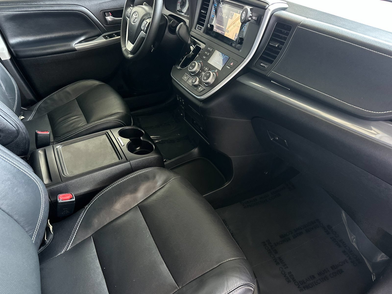 Used 2017 Toyota Sienna SE Premium FWD image 17