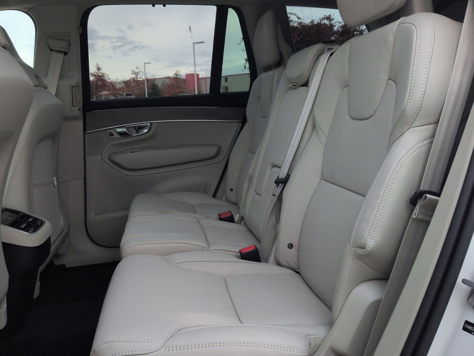 New 2026 Volvo XC90 B6 Ultra image 25