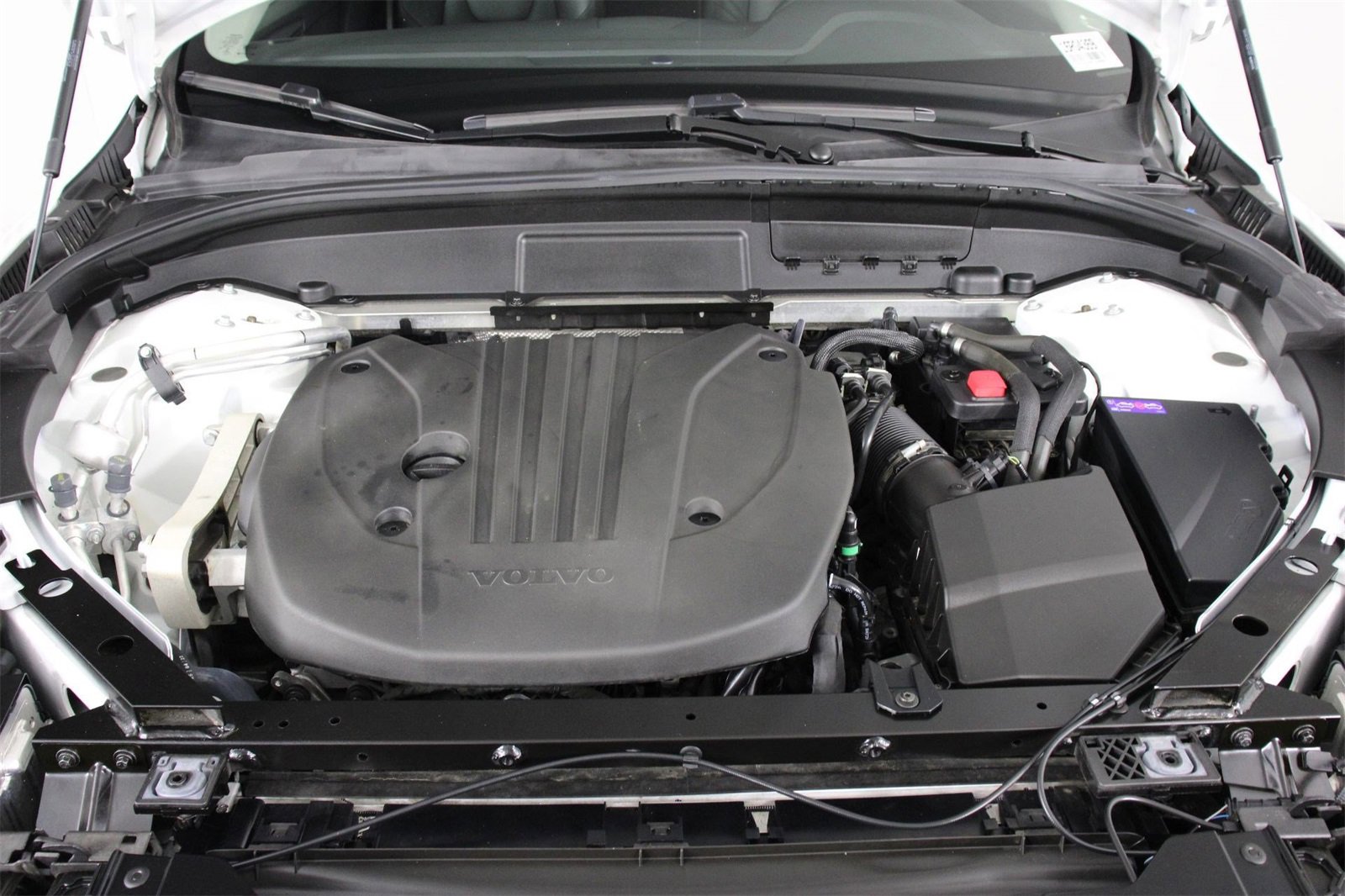 Certified 2023 Volvo XC60 B5 Plus w/ Protection Package Premier image 24