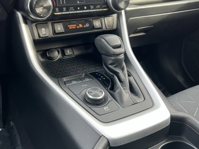 Used 2020 Toyota RAV4 XLE image 23