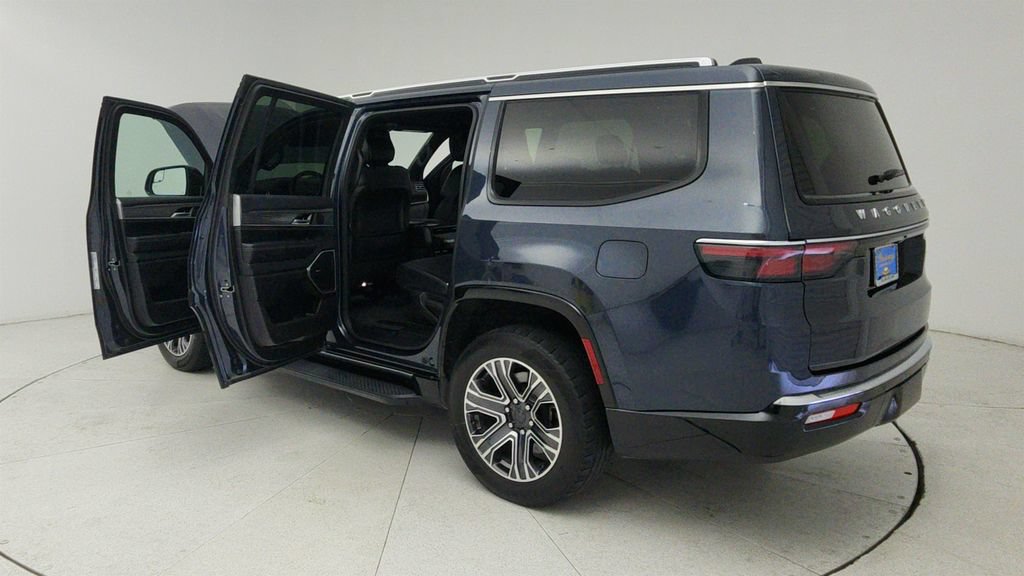 Used 2024 Jeep Wagoneer Series II w/ Flexible Seating Group RWD image 11