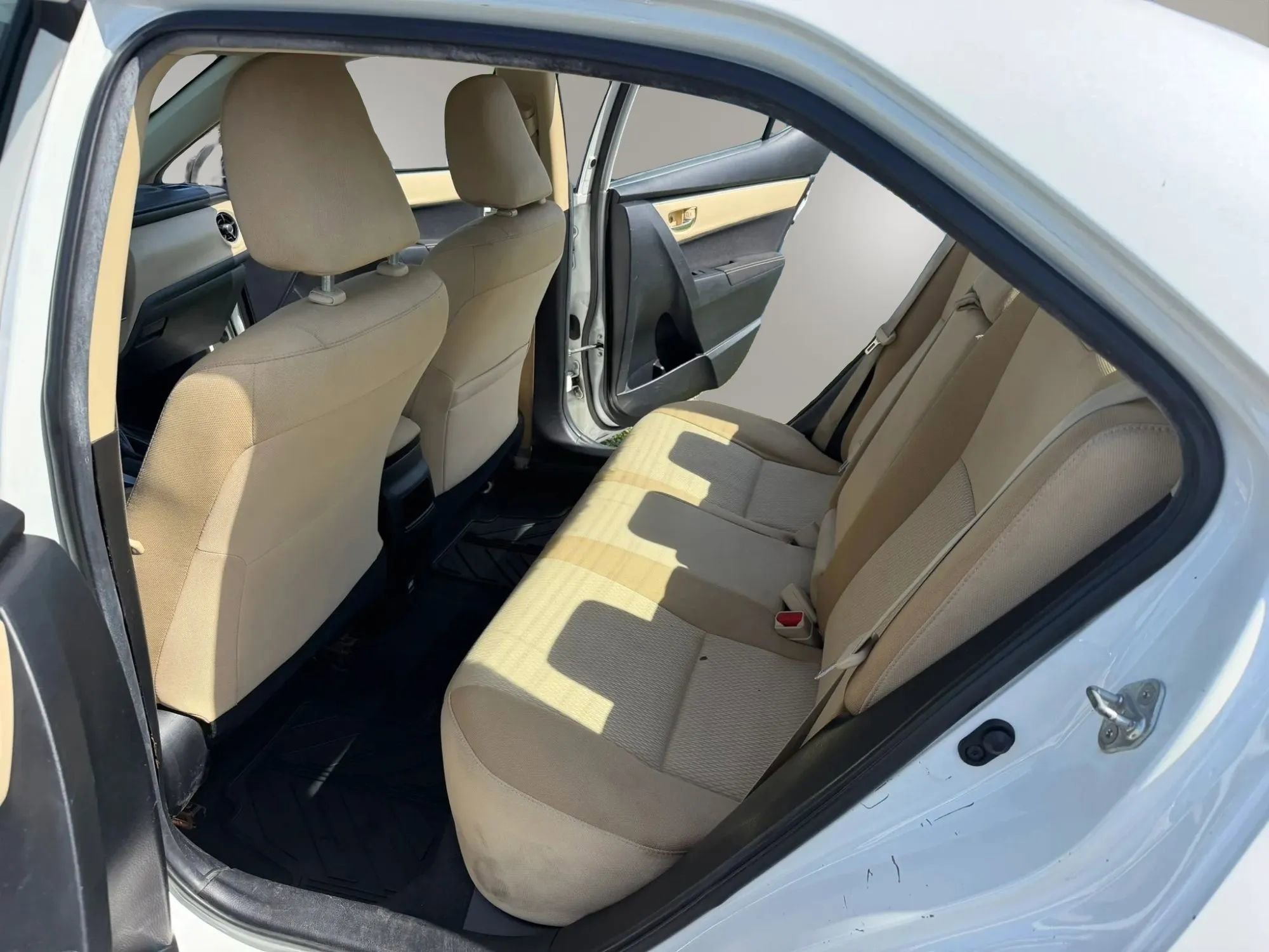 Used 2019 Toyota Corolla LE FWD image 17