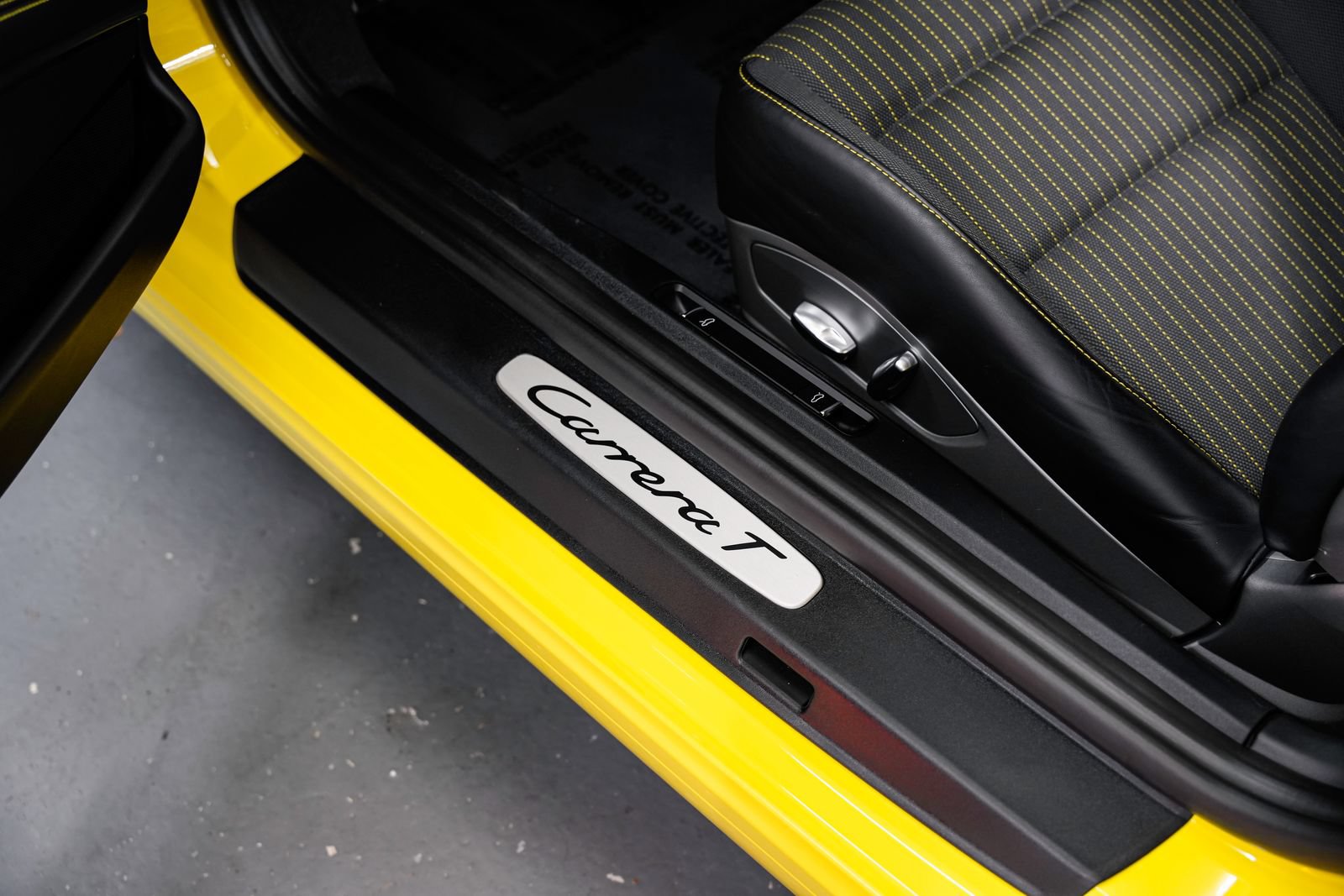 Used 2018 Porsche 911 Carrera T RWD image 23