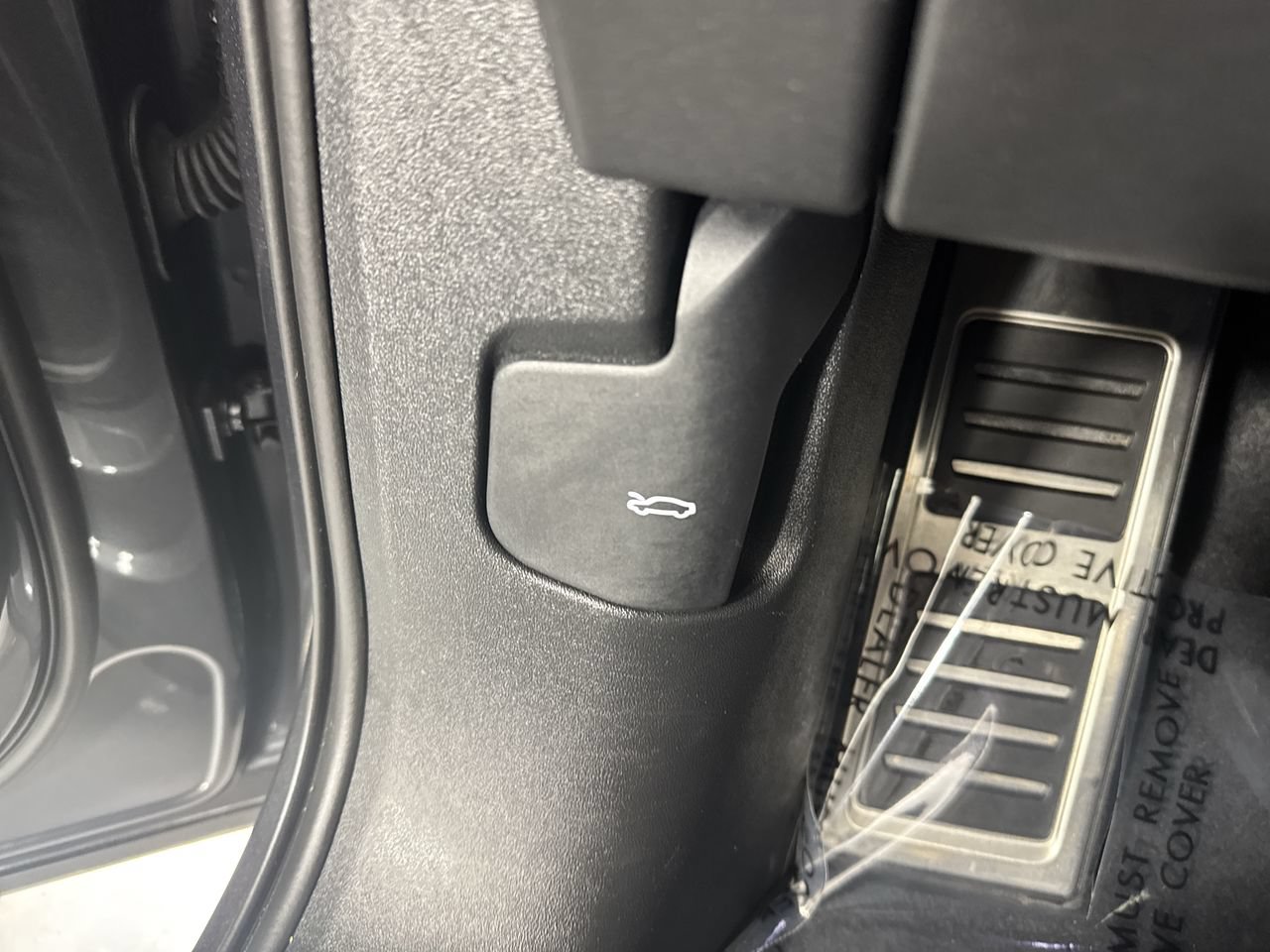 Used 2025 Audi SQ6 e-tron Premium Plus w/ Premium Plus AWD/4WD image 10