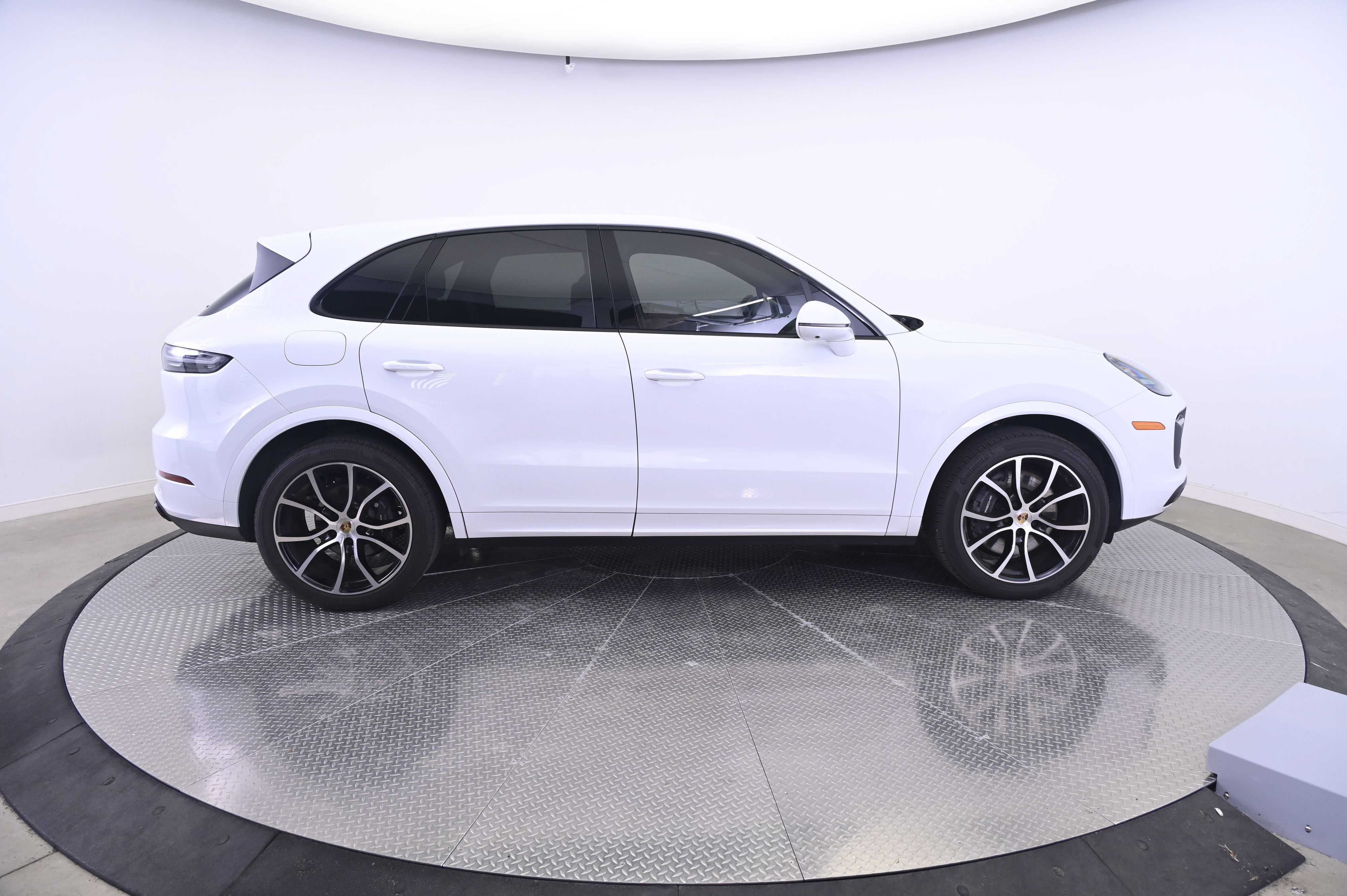Certified 2023 Porsche Cayenne AWD/4WD image 8