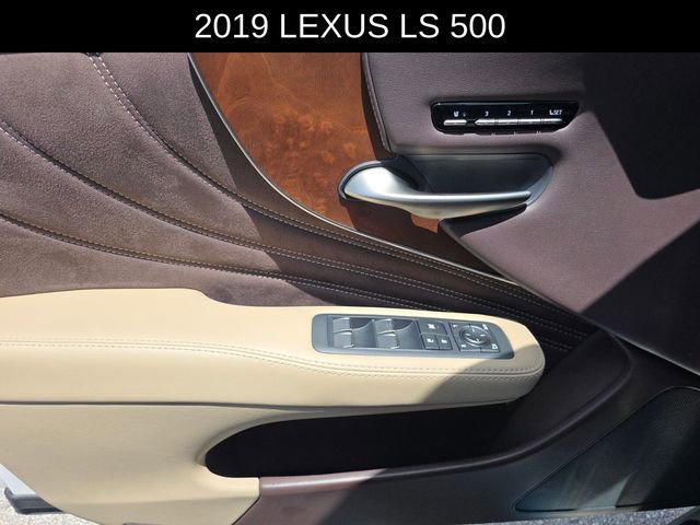 Used 2019 Lexus LS 500 w/ Accessory Package (Z2) RWD image 24