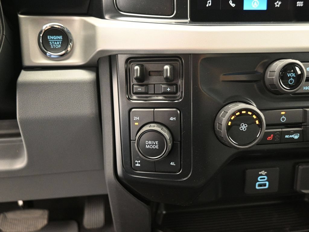 New 2026 Ford F350 XLT w/ XLT Premium Package AWD/4WD image 42
