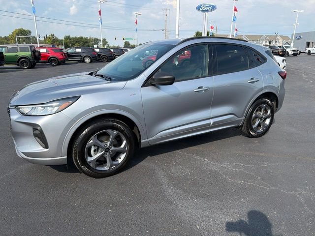 Used 2024 Ford Escape ST-Line w/ Tech Pack #1 AWD/4WD image 10
