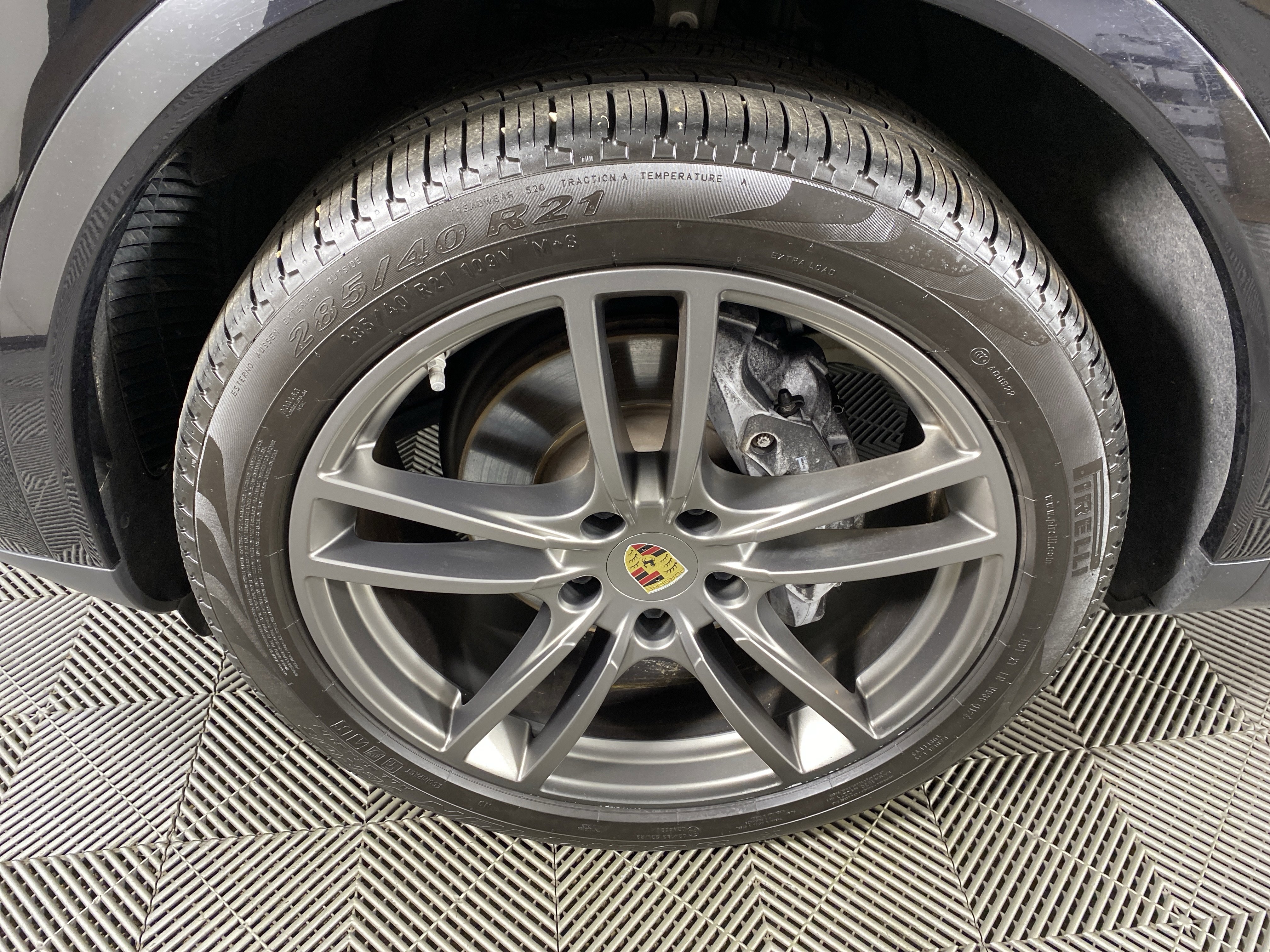 Used 2020 Porsche Cayenne image 14