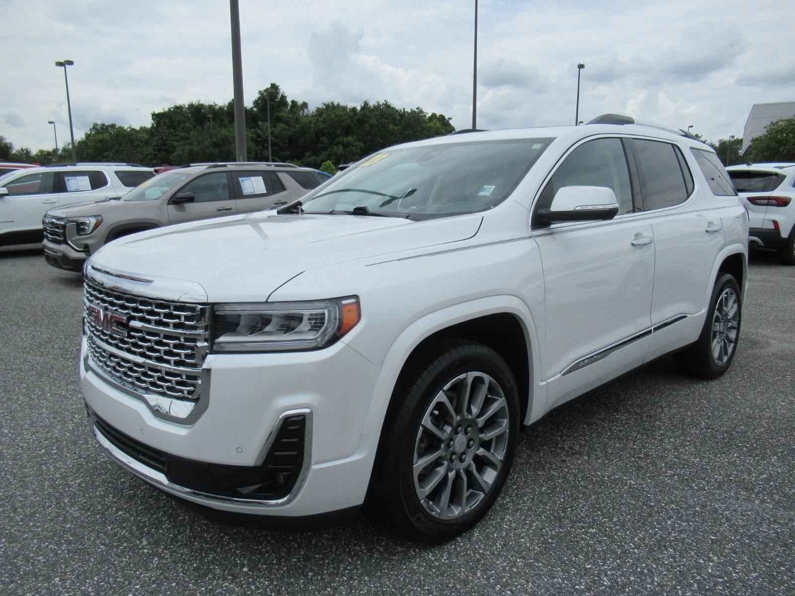 Used 2023 GMC Acadia Denali w/ Denali Ultimate Package FWD image 3