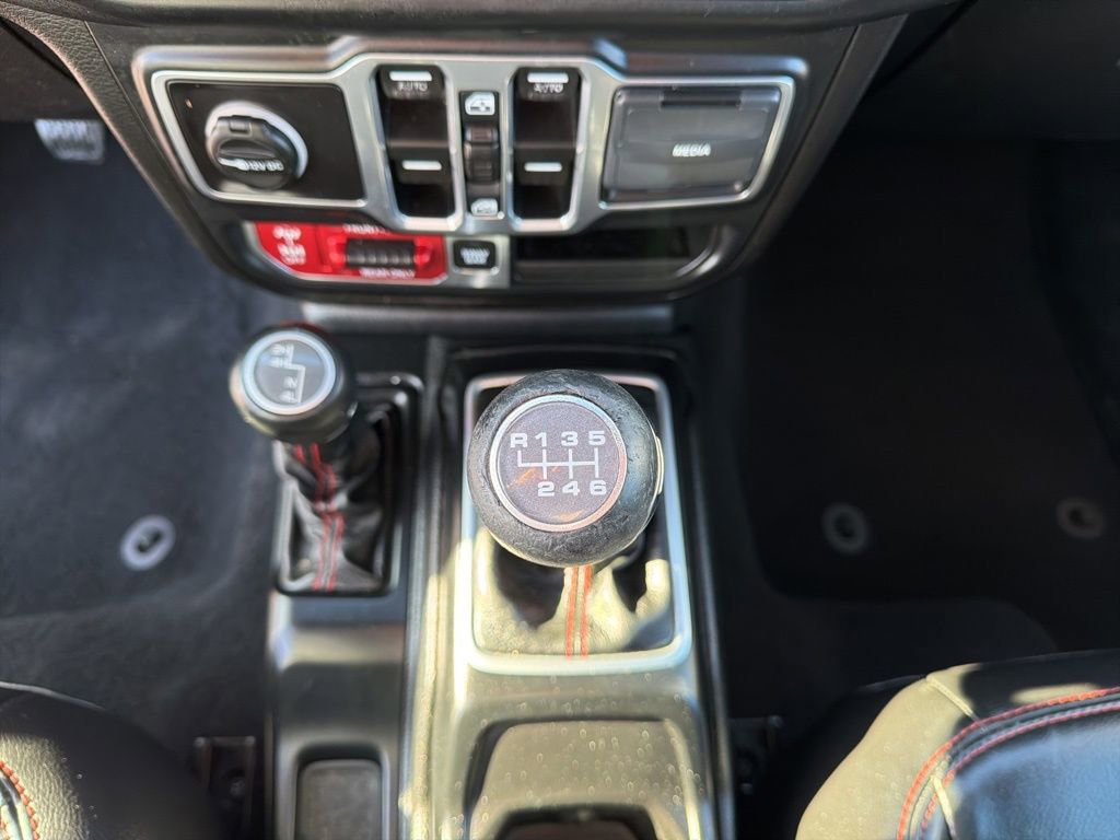 Used 2018 Jeep Wrangler Unlimited Rubicon AWD/4WD image 45